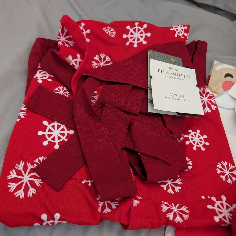 Threshold Red Snowflake Kitchen Set - Picture 7 of 8